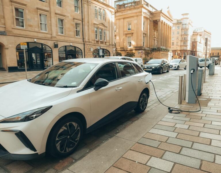 Quels sont les facteurs qui influencent le prix de l&rsquo;installation d&rsquo;une borne de recharge ?