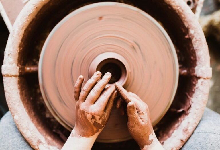Pourquoi l&rsquo;art moderne fascine-t-il autant les millennials ?